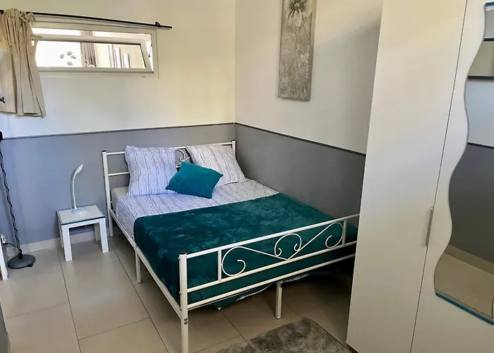 Duplex Les Pins Proche 胡安莱潘