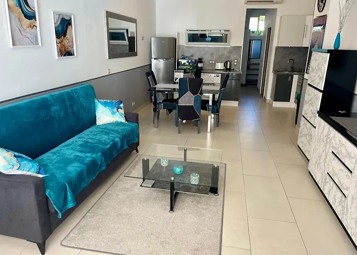 Duplex Les Pins Proche 胡安莱潘